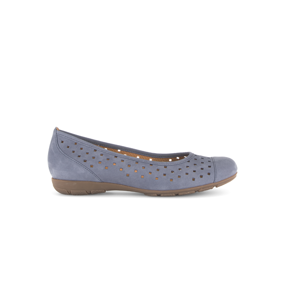 Gabor 84.169.10 Ruffle Denim Shoe